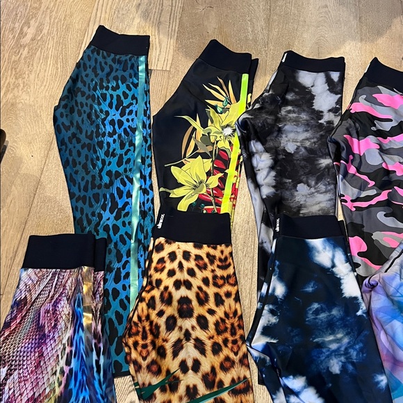 Ultracor Multicolor Patterned Leggings size Medium. Ask for bundle pricing. - Picture 5 of 6